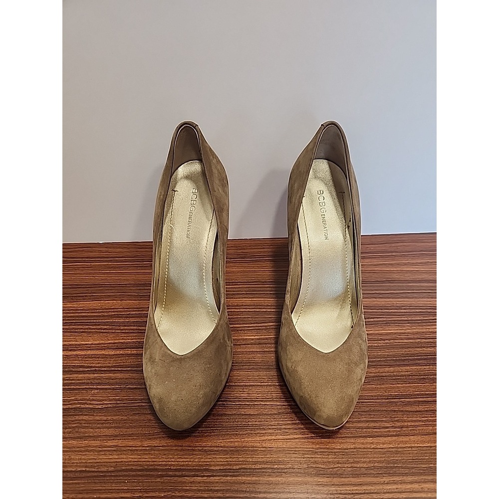 BCBGGeneration Women's Size 7.5 Brady Taupe Suede Leather Pumps Heels Shoes